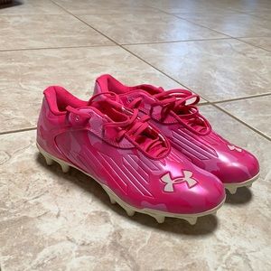 Softball cleats